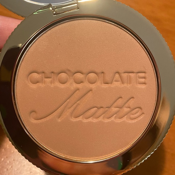 Too Faced Chocolate Soleil Matte Bronzer - Picture 8 of 14
